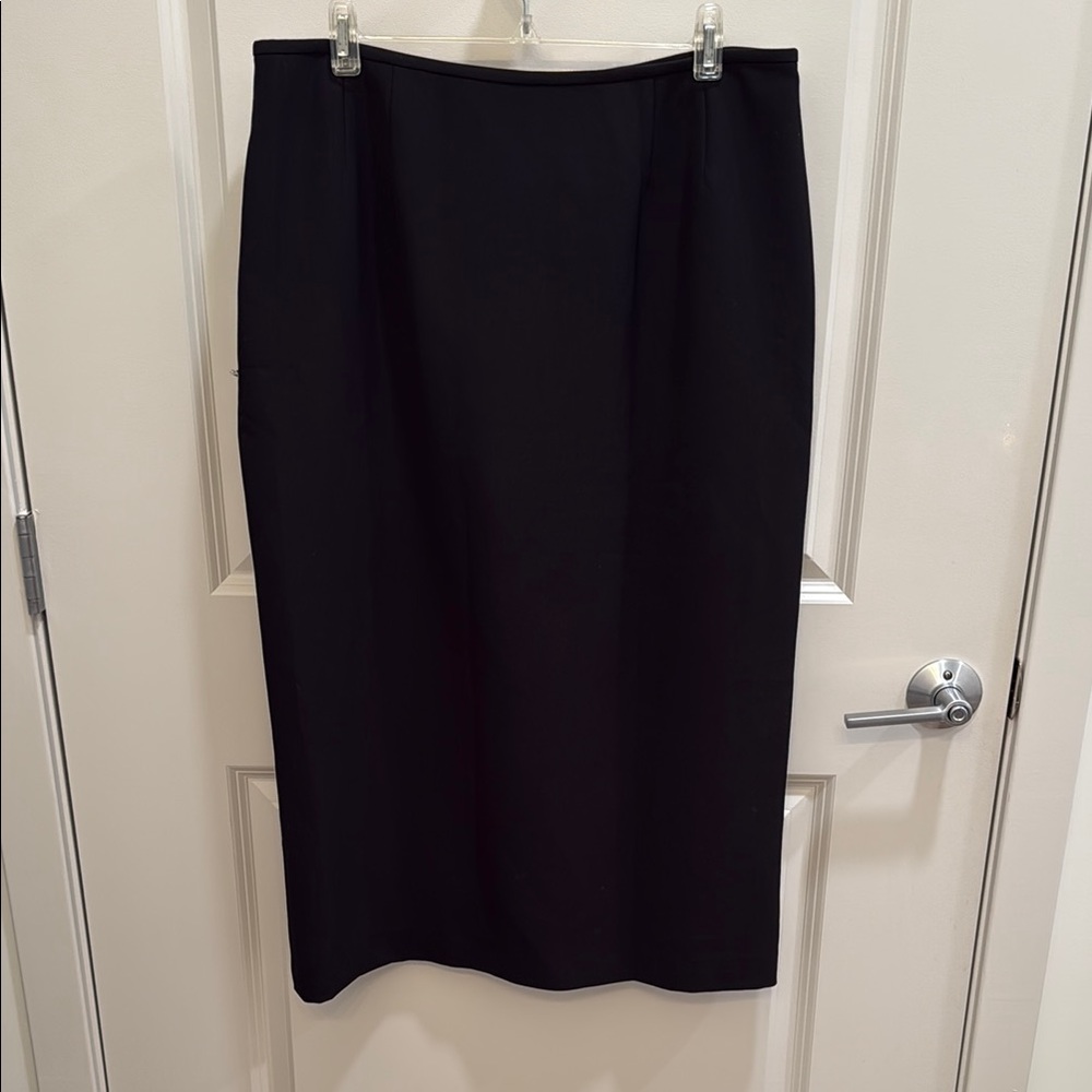 Elegant Women's Black Skirt, size 14P